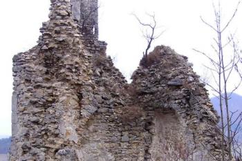 interiér východního nároží hradu, kde se očekává hradní kaple ( © Jan P. Štěpánek 02/2008)