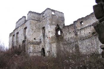 renesanční palác od suterénu západní gotické věže ( © Jan P. Štěpánek 02/2008)