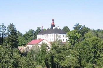 Pohled přes obec Podbřězí (© Pavel Vítek 09/2005)