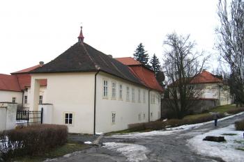 Jižní trakt zámku ( © Pavel Vítek 02/2006)