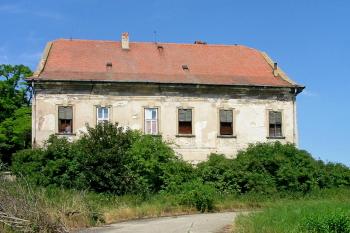 Jv.strana zámku (© D Dohňanský, 07/2013)