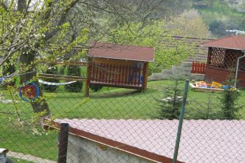 detailnější pohled na jv.hranu tvrziště (© D Dohňanský, 05/2017)