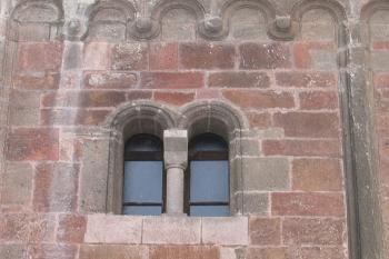 Detail románského okna ( © Pavel Vítek 03/2006)