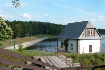 Hráz přehrady (© Stanislav Brebera 10/2005)