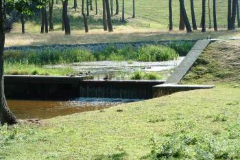 pod hrází (© Stanislav Brebera 10/2005)