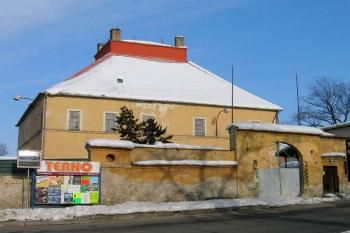 Zámek v Rudolfově u Českých Budějovic ( © Pavel Vítek 01/2006)