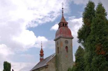 Pohled ze hřbitova (© Aleš Marek 10/2005)