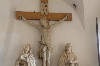 Kalvárie v kostelní předsíni (© Johannes Cladis, 07/2018)