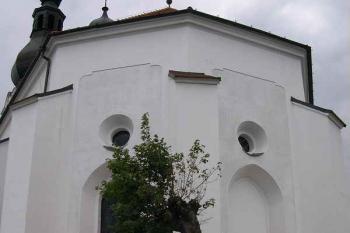 Závěr kostela od východu (© Ivan Grisa, 08/2004)