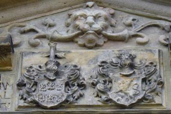 detail renesančního portálu (© zdeněk komínek, 9/2009)