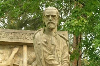 Jabkenice - Smetanův pomník od sochaře Bílka (© Hana Kubikova 10/2005)