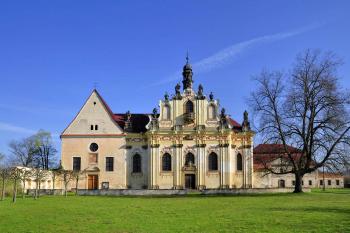 Mnichovo hradiště - kostel Tří králů a kaple sv. Anny ( © Radovan Smokoň 06/2016)