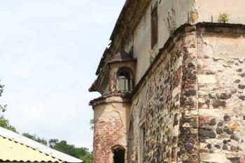 Presbytář zámecké kaple od jihu (© Ivan Grisa, 07/2008)