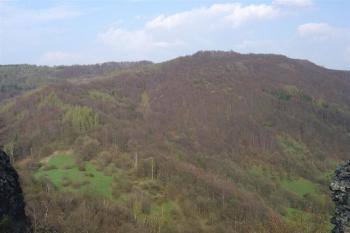 Vrabinec -  pohled z hradu (© Karel Světlík, 01/2010)