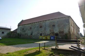 tvrz Nebovidy (© Vlastislav Mareček, 05/2016)