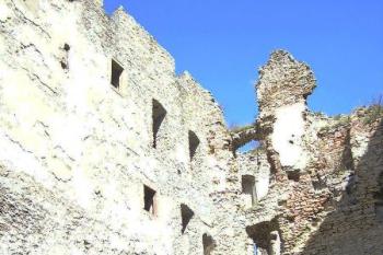 vnitřní palácové jádro horního hradu ( © Jan P. Štěpánek 10/2005)