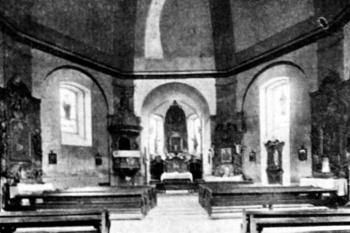 interiér kostela na počátku 20. století (© Antonín Podlaha: Posvátná místa království Českého; Díl 3., Vikariáty: Kralovický, Vlašimský a Zbraslavský, Dědictví sv. Jana Nepomuckého, Praha 1909)