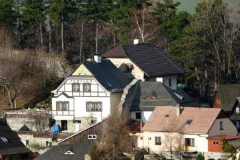 bývalá severovýchodní hradební bašta ( © Jan P. Štěpánek 11/2012)