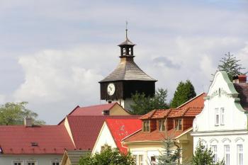 zvonicová věž při jižním nároží hradeb ( © Jan P. Štěpánek 10/2005)