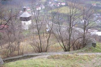 Místo, kde se městské opevnění napojuje na hradby hradu (© Jan P. Štěpánek, 11/2006)