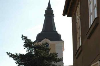 Věž z dálky (© Aleš Marek 10/2005)