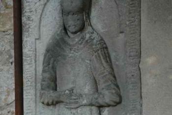 Jeden z náhrobních kamenů (© Aleš Marek 10/2005)