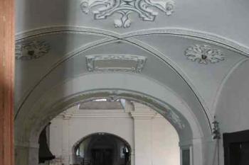 Pohled do rekonstruované lodi kostela (© Aleš Marek 10/2005)