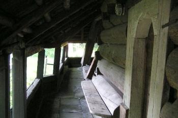krytá chodba ( © Jan P. Štěpánek 8/2005)