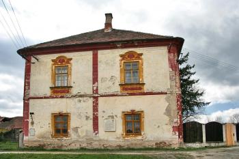 Východní průčelí ( © Luděk Pitter 04/2006)