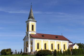 Pohled na kostel od jihu ( © Jan P. Štěpánek 09/2007)