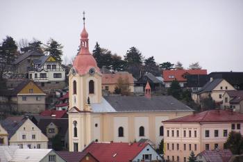 Pohled od jeskyně Šipka (© Jan P. Štěpánek, 11/2006)