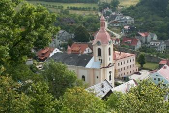 kostel sv. Jana Nepomuckého - barokní farní chrám ( © Miroslav BITTER 08/2007)