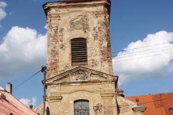 Věž od západu ( © Ivan Grisa 08/2009)