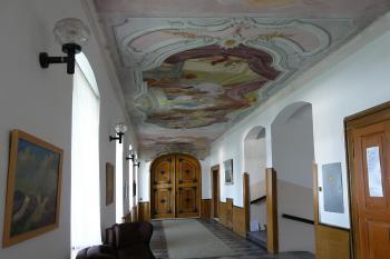chodba v patře (© Alena Volná, 5/2009)