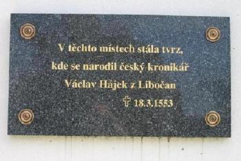 Pamětní deska Václava Hájka z Libočan (© Pavel Vítek 10/2005)