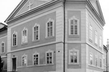 severovýchodní nároží (© Václav Kapr, 07/2011)