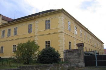 Severní trakt zámku (© Pavel Vítek 10/2005)