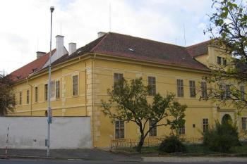 Jižní trakt zámku (© Pavel Vítek 10/2005)
