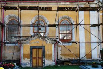 Lešení s okny (© Aleš Marek 10/2005)