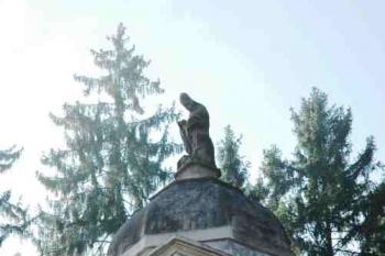Věž se sochou svatého Kiliána (© Aleš Marek 11/2005)