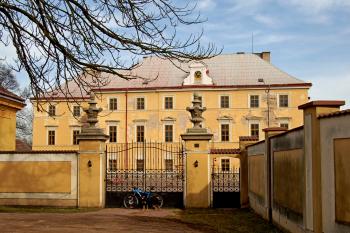 pohled na zámek od jihu (© Rodochrozit        , 02/2014)