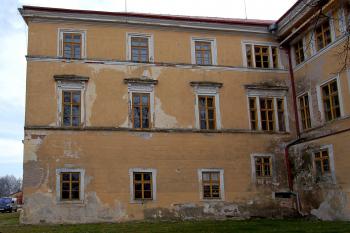 pohled na zámek od západu (© Rodochrozit        , 02/2014)