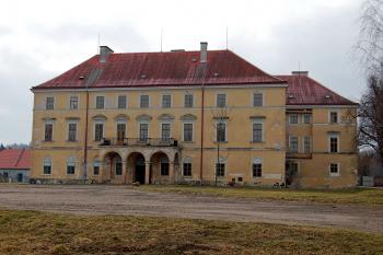 pohled na zámek od severu ze zámeckého parku (© Rodochrozit        , 02/2014)