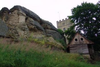 Z nádvoří hradu (© Dušan Lipár, 07/2008)