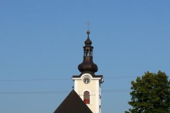 pohled od východu na zadní část evangelického kostela v Bludovicích ( © Jan P. Štěpánek 06/2008)