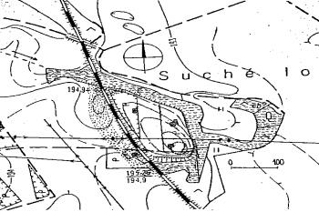 lokalita opevnění zakreslená v katastrální mapě (© Miroslav Plaček, Ilustrovaná encyklopedie moravských hradů, hrádků a tvrzí, Libri Praha  2001)