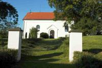 kostel sv. Jana Křtitele se zvonicí