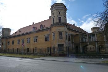 Zámek Dolní Beřkovice ( © František Kinař 05/2017)