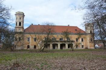 Zámek Dolní Beřkovice ( © František Kinař 05/2017)