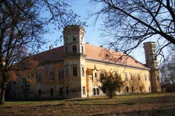 Zámek z parku (© Dita Kacerovská, 02/2007)
